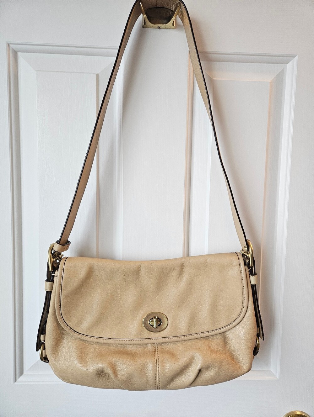 Coach Leather Shoulder Bag Turnlock